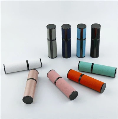 Mini sticle cu spray de parfum